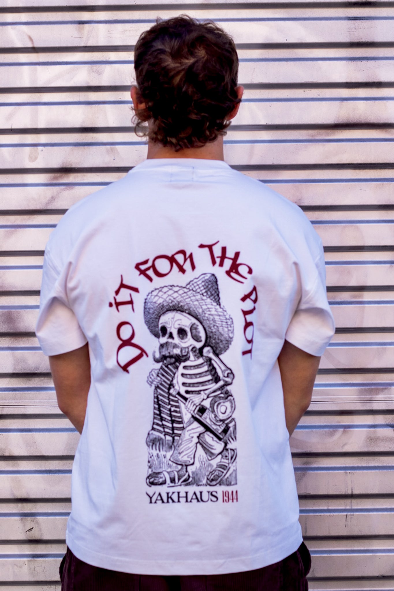 Do it for the plot - Oversize T-Shirt with Calavera of Francisco Madero print | YAKHAUS